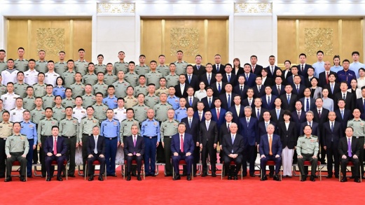 習(xí)近平親切接見抗戰(zhàn)勝利80周年紀念活動籌辦工作各方面代表